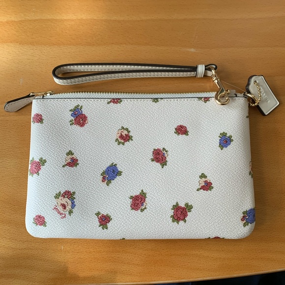 Coach Vintage Rose Small Wristlet - Picture 2 of 6